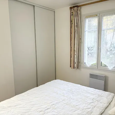 Hébergement de vacances Maison De 2 Avec Jardin, Terrasse Ensoleillée Et Parking, Au Calme Et Boisée - Fr-1-323-541
