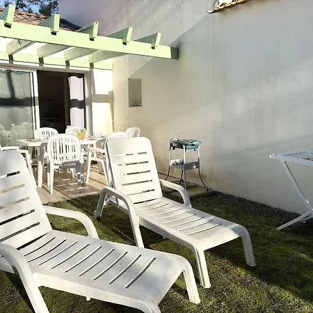 Hébergement de vacances Maison De 2 Avec Jardin, Terrasse Ensoleillée Et Parking, Au Calme Et Boisée - Fr-1-323-541 Saint-Jean-de-Monts