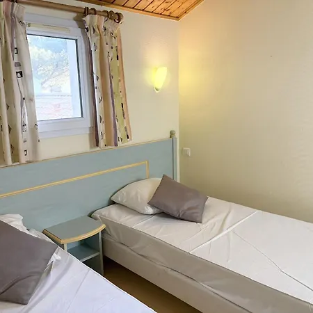 Maison De 2 Avec Jardin, Terrasse Ensoleillee Et Parking, Au Calme Et Boisee - Fr-1-323-541